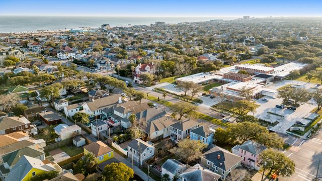 1512 25th Street, Galveston, TX 77550