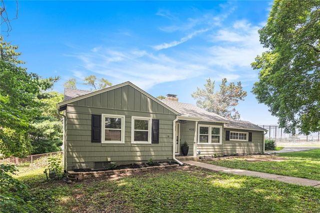 4302 W 77th Terrace, Prairie Village, KS 66208