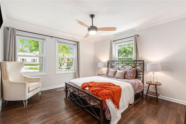 4302 W 77th Terrace, Prairie Village, KS 66208