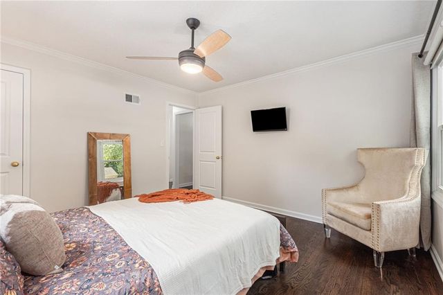 4302 W 77th Terrace, Prairie Village, KS 66208