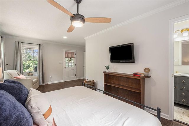 4302 W 77th Terrace, Prairie Village, KS 66208