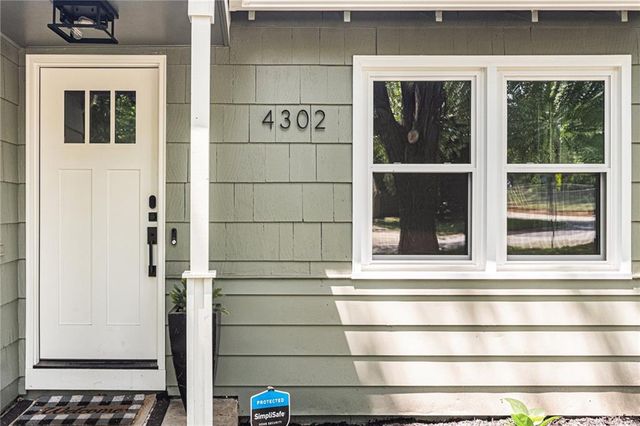 4302 W 77th Terrace, Prairie Village, KS 66208