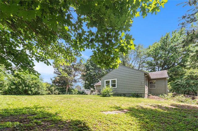 4302 W 77th Terrace, Prairie Village, KS 66208