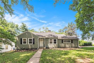4302 W 77th Terrace, Prairie Village, KS 66208