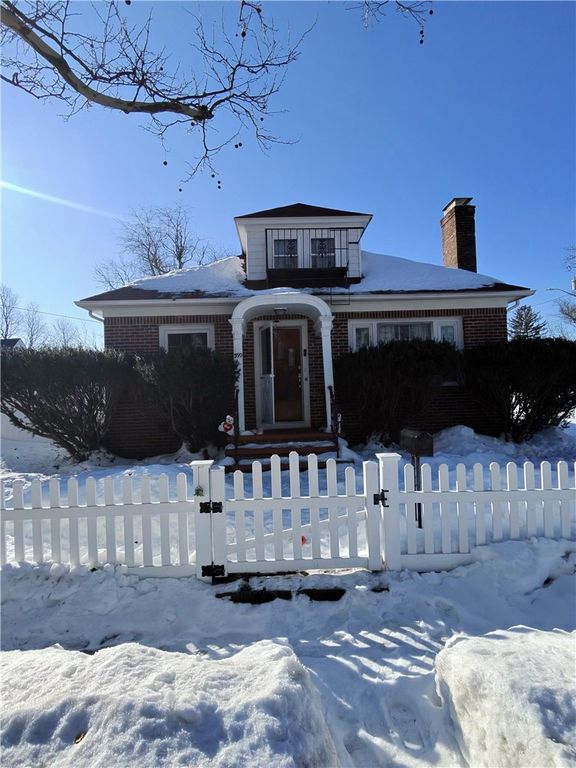 390 montgomery Street, Cranston, RI 02905