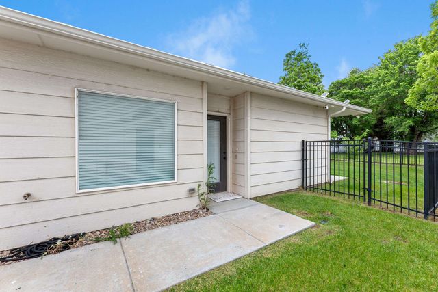 4530 N Sandplum St, Wichita, KS 67205