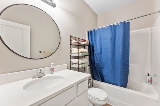 4530 N Sandplum St, Wichita, KS 67205