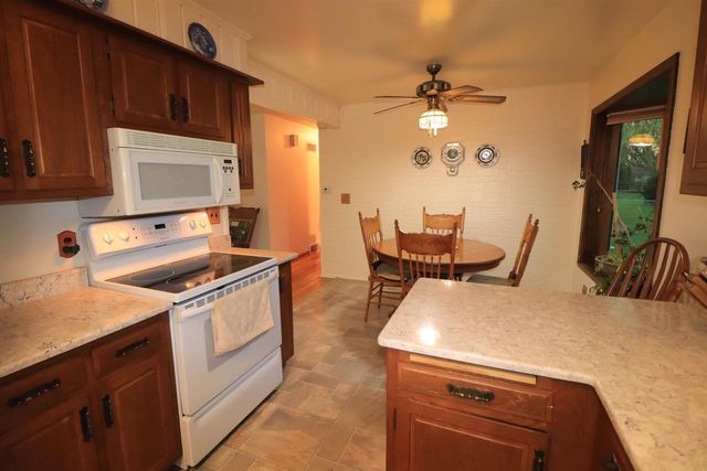 541 N Arch Street, Janesville, WI 53548