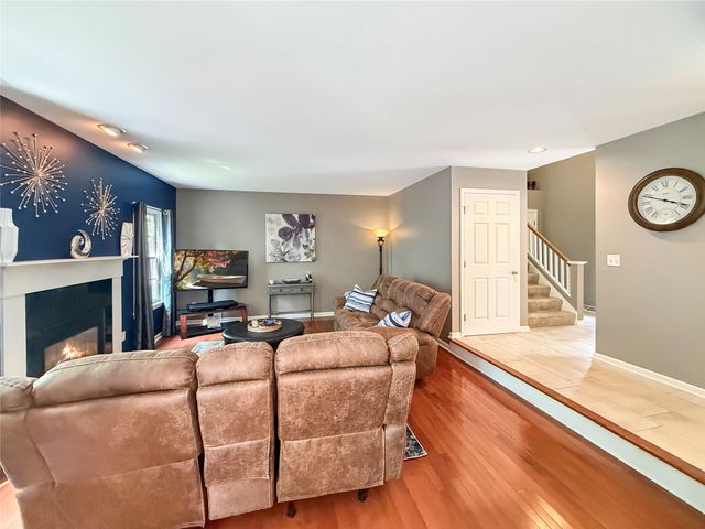 5820 FOREST Crossing, Erie, PA 16506