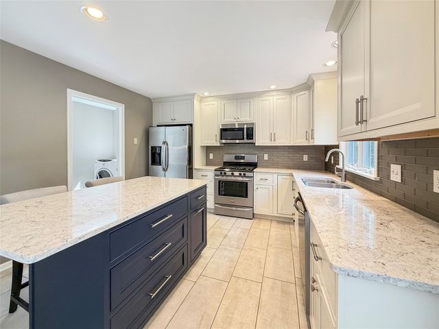 5820 FOREST Crossing, Erie, PA 16506