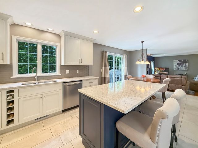 5820 FOREST Crossing, Erie, PA 16506