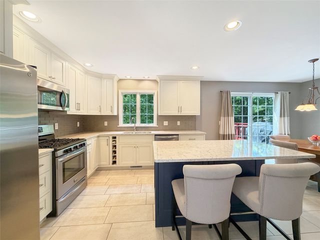 5820 FOREST Crossing, Erie, PA 16506
