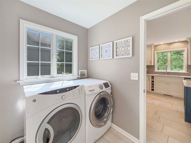 5820 FOREST Crossing, Erie, PA 16506
