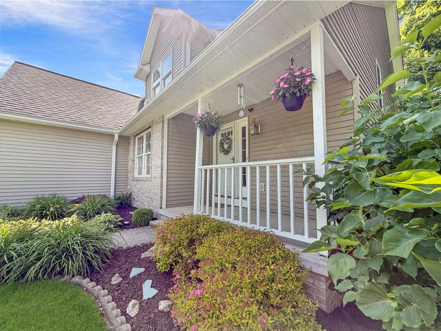 5820 FOREST Crossing, Erie, PA 16506