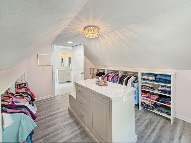 5820 FOREST Crossing, Erie, PA 16506
