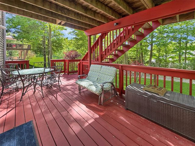 5820 FOREST Crossing, Erie, PA 16506