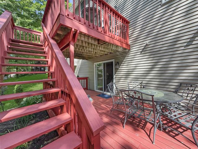 5820 FOREST Crossing, Erie, PA 16506