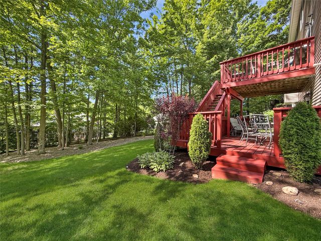 5820 FOREST Crossing, Erie, PA 16506