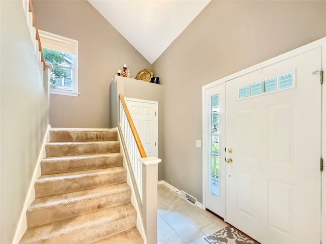 5820 FOREST Crossing, Erie, PA 16506