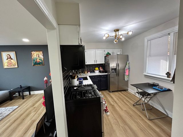 430 Oak Street, Des Plaines, IL 60016