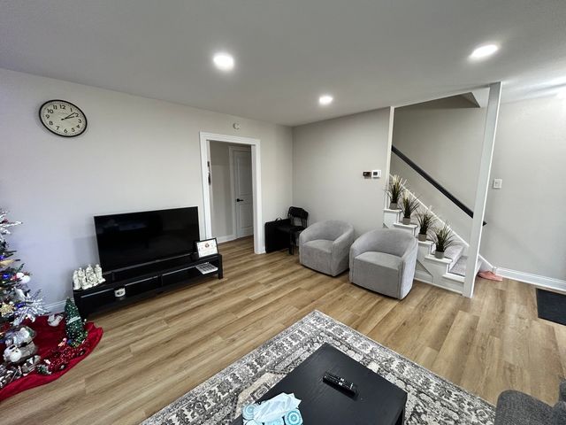 430 Oak Street, Des Plaines, IL 60016