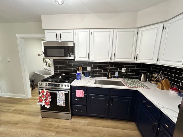 430 Oak Street, Des Plaines, IL 60016