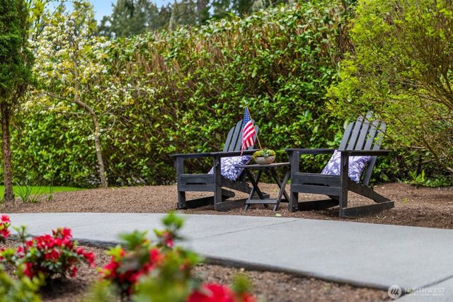 9835 NE Rose Trail Lane, Bainbridge Island, WA 98110