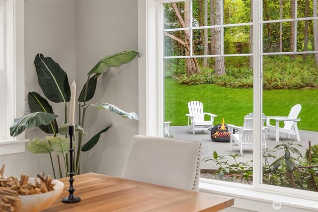 9835 NE Rose Trail Lane, Bainbridge Island, WA 98110