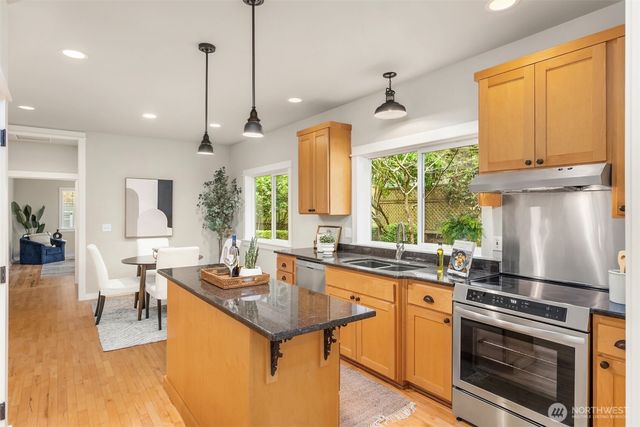 9835 NE Rose Trail Lane, Bainbridge Island, WA 98110