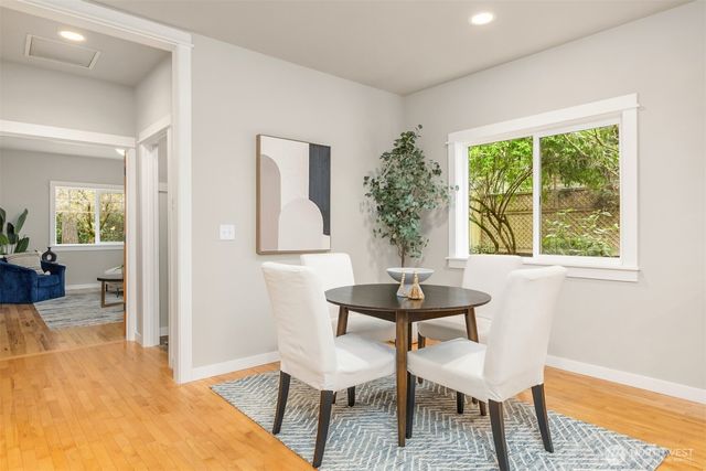 9835 NE Rose Trail Lane, Bainbridge Island, WA 98110