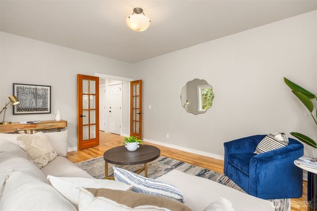 9835 NE Rose Trail Lane, Bainbridge Island, WA 98110