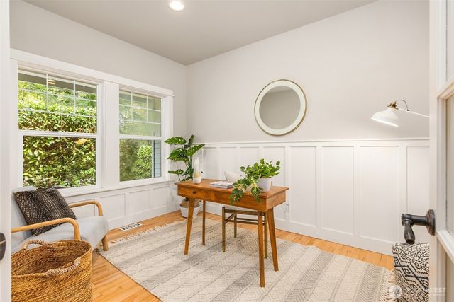 9835 NE Rose Trail Lane, Bainbridge Island, WA 98110