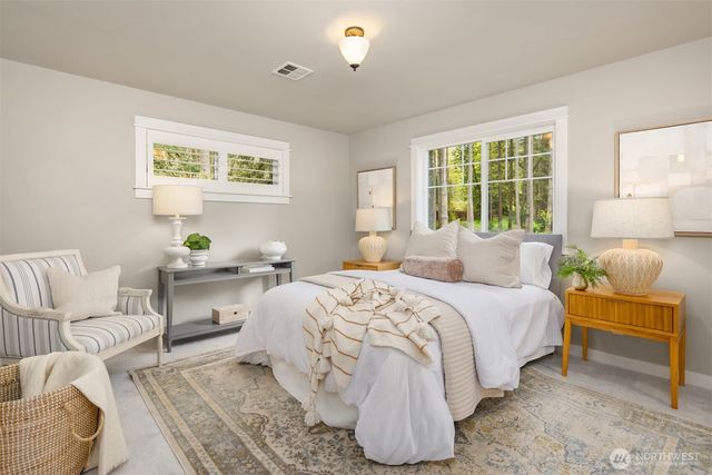 9835 NE Rose Trail Lane, Bainbridge Island, WA 98110