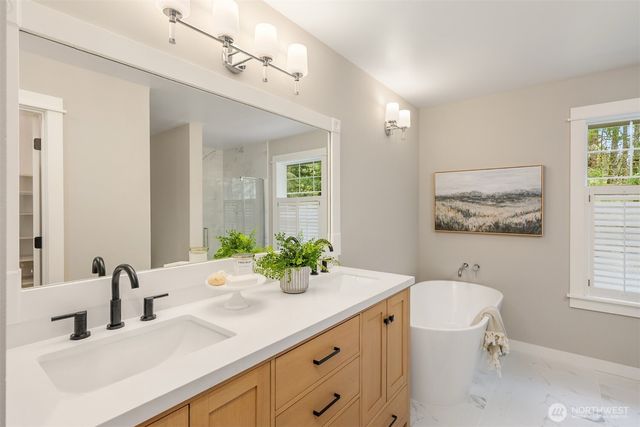 9835 NE Rose Trail Lane, Bainbridge Island, WA 98110