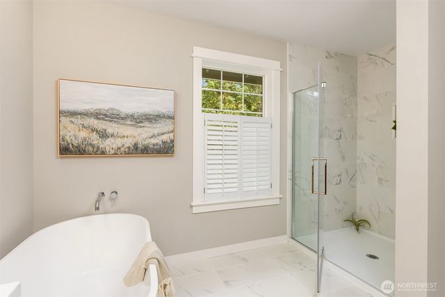 9835 NE Rose Trail Lane, Bainbridge Island, WA 98110