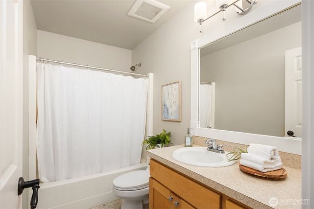 9835 NE Rose Trail Lane, Bainbridge Island, WA 98110