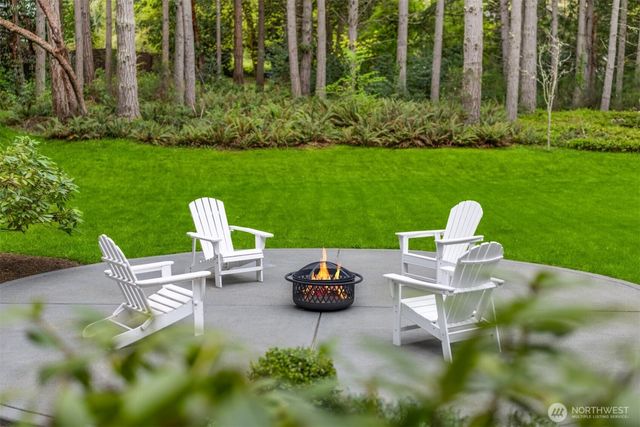 9835 NE Rose Trail Lane, Bainbridge Island, WA 98110