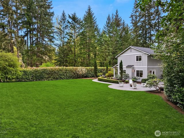 9835 NE Rose Trail Lane, Bainbridge Island, WA 98110