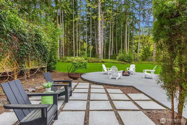 9835 NE Rose Trail Lane, Bainbridge Island, WA 98110