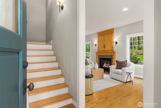 9835 NE Rose Trail Lane, Bainbridge Island, WA 98110