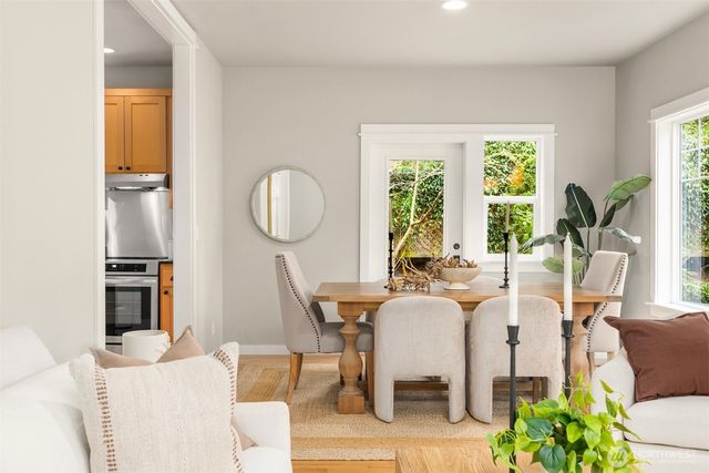 9835 NE Rose Trail Lane, Bainbridge Island, WA 98110