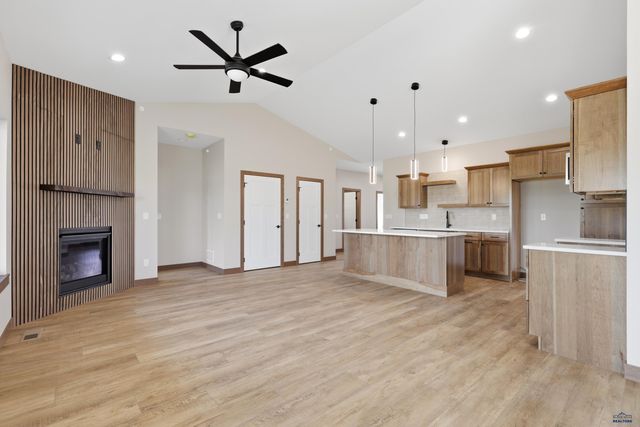 1222 PINNACLE CT, Rapid City, SD 57701