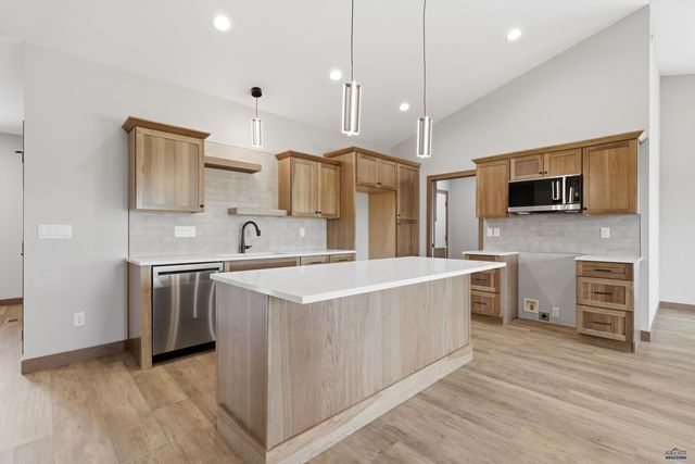 1222 PINNACLE CT, Rapid City, SD 57701