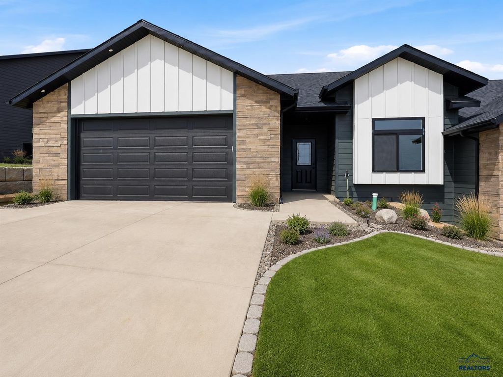 1222 PINNACLE CT, Rapid City, SD 57701
