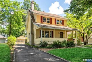 15 Oak Street, Allendale, NJ 07401