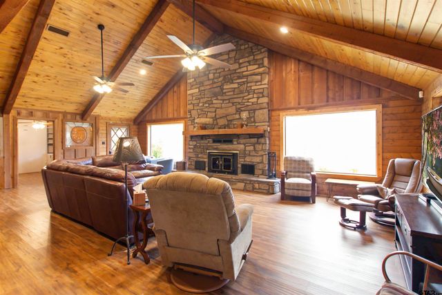 782 Rosie Wady Rd, Gladewater, TX 75647