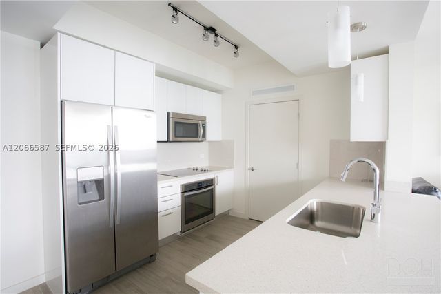 999 SW 1st Ave 2915, Miami, FL 33130