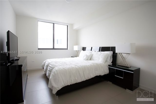 999 SW 1st Ave 2915, Miami, FL 33130