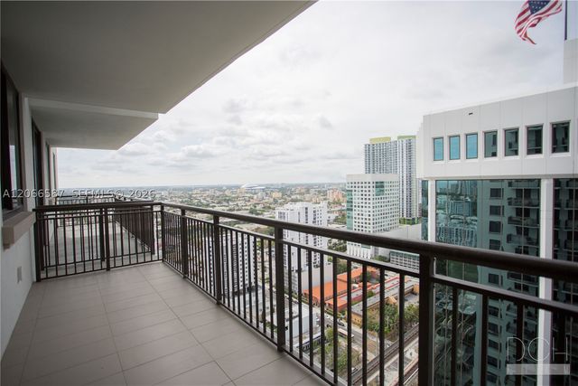 999 SW 1st Ave 2915, Miami, FL 33130