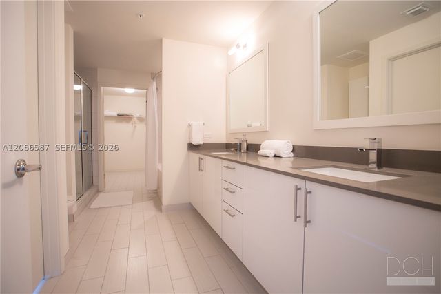 999 SW 1st Ave 2915, Miami, FL 33130